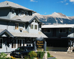 Mount Robson Inn. Jasper, AB