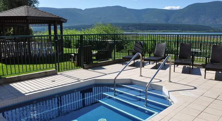 Prestige Harbourfront Resort & Conference Centre - Pool. Salmon Arm, BC