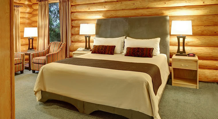 Tigh Na Mara Seaside Spa Resort - Bedroom. Parksville, BC