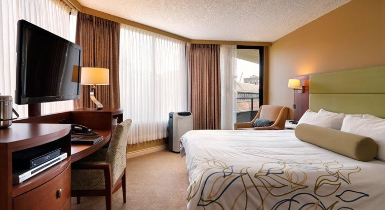 Victoria Regent Waterfron Hotel & Suites - Bedroom. Vicotria, BC